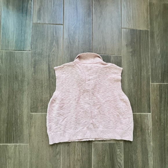 Vest - Picture 3 of 3